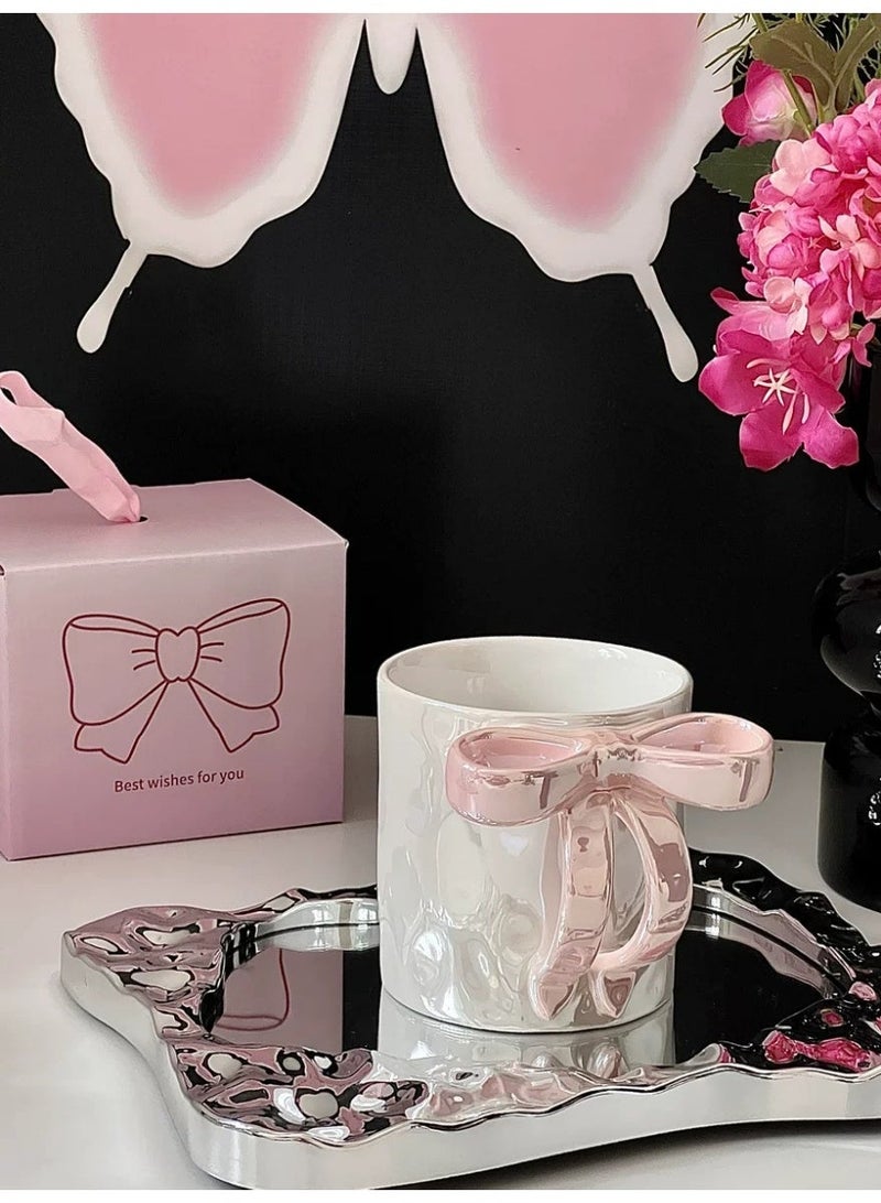 أكواب ساحرة مزينة بشرائط ومقابض على شكل فيونكة، كوب فيونكة سعة 350 مل، كوب عيد الميلاد، تصميم عصري، كوب قهوة ساخن من السيراميك على شكل فيونكة عيد الميلاد للنساء والأصدقاء وزملاء العمل وهدايا عيد الحب وعيد الميلاد وأعياد الميلاد (وردي) - Image 3